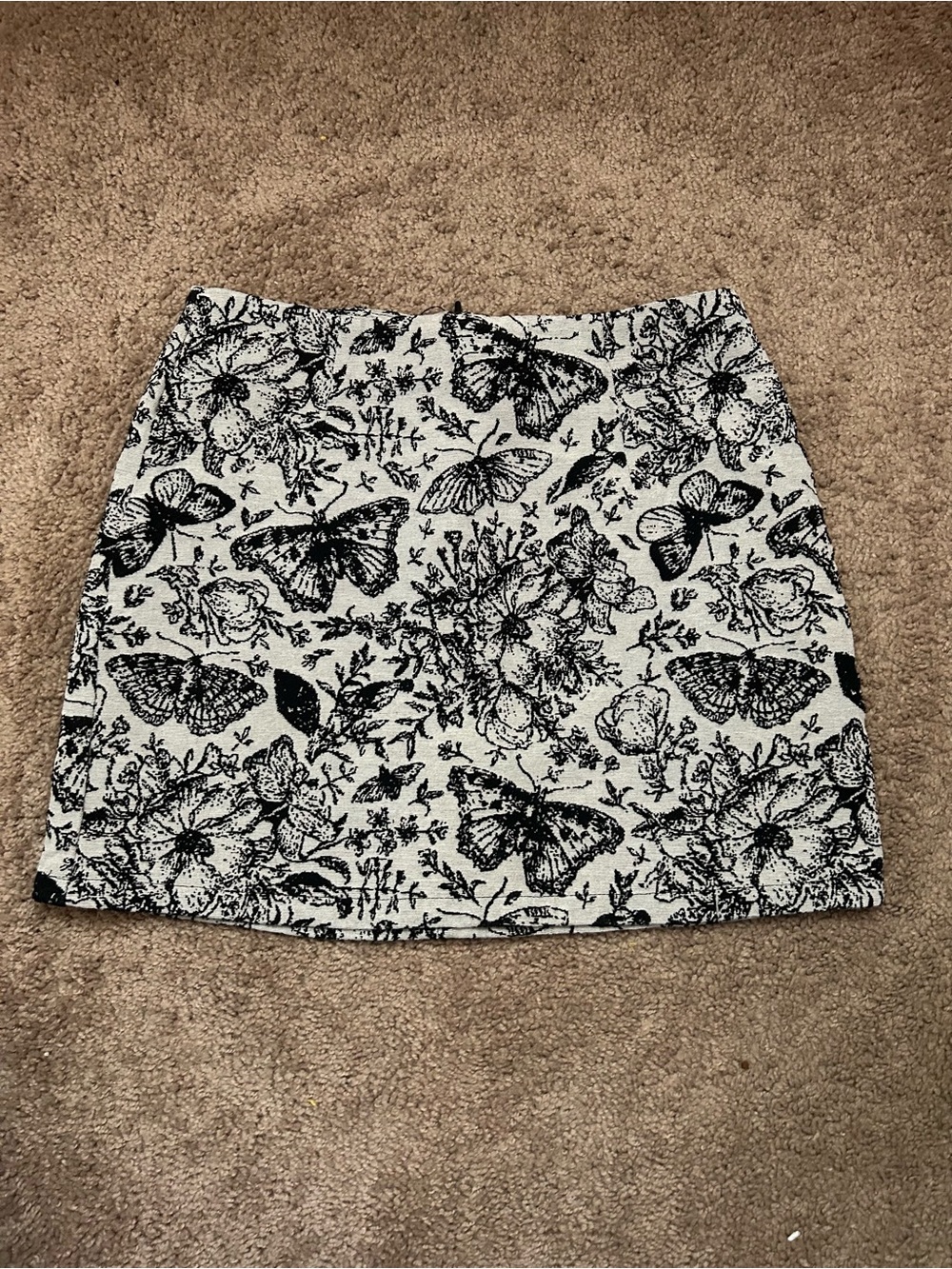 SHEIN Black & White Butterfly Floral Mini Skirt